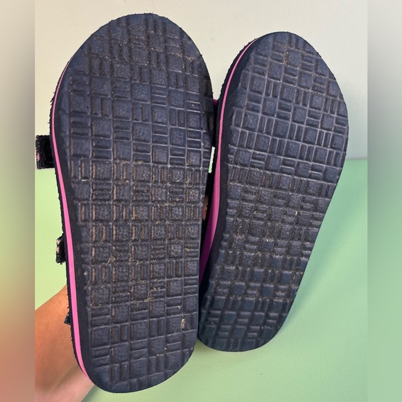 Wonder Nation Navy & Purple Flowered Sandals, Girl size 11-12, Velcro Sandals - Picture 5 of 7